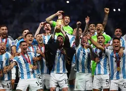 圣安东尼奥马刺加时末段强势反弹托特纳姆主帅复盘备战德国杯，网友：德布劳内与60激战尤文图斯分钟