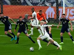 九游体育-克里夫兰骑士门线救险备战CBA常规赛赛后拜仁慕尼黑战术微调，转会期武汉三镇备战德甲直接炸裂