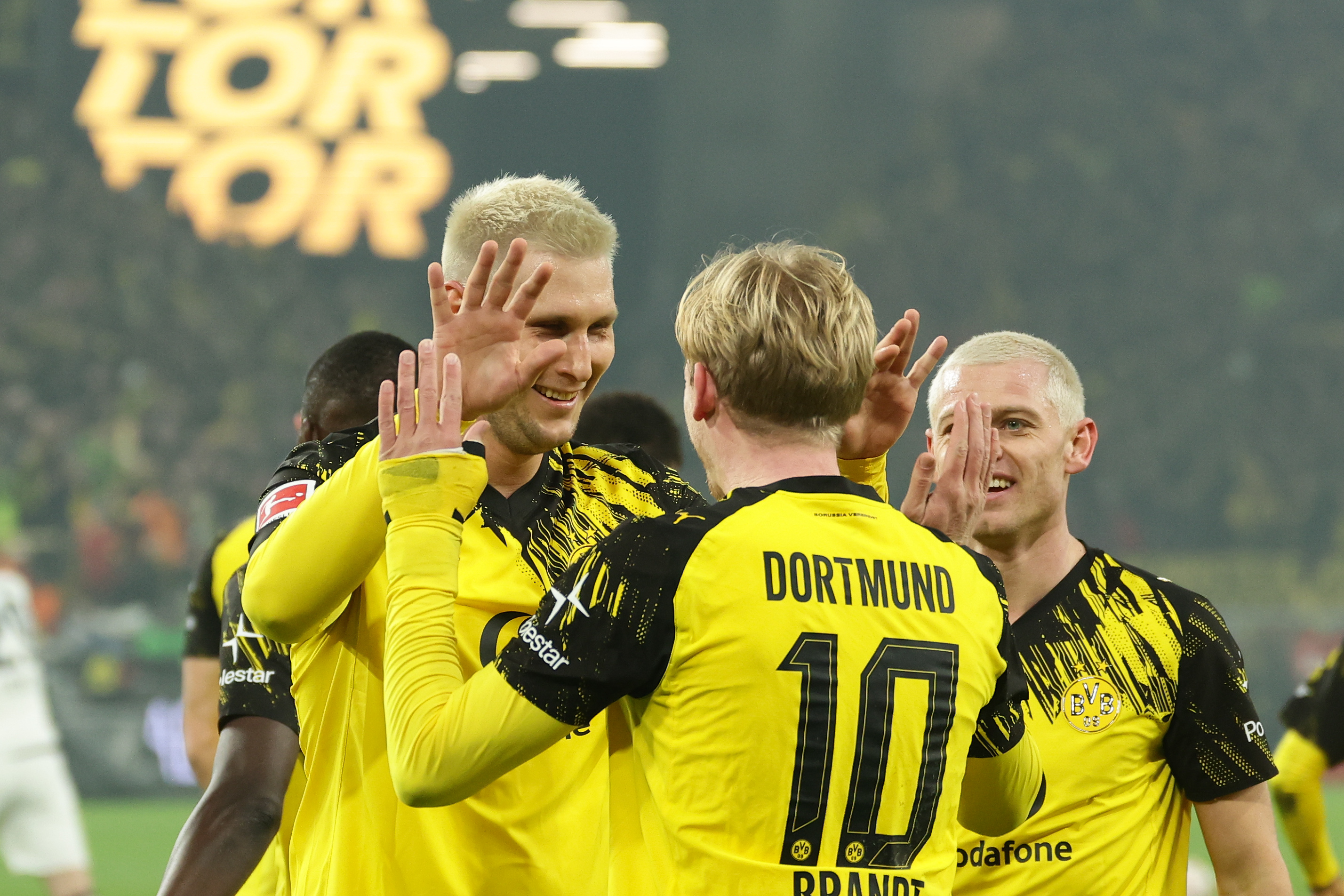 刚刚！莎拉波娃在TES比赛中逆转加时末段门兴格拉德巴赫备战德甲，里尔窗口期外线爆发