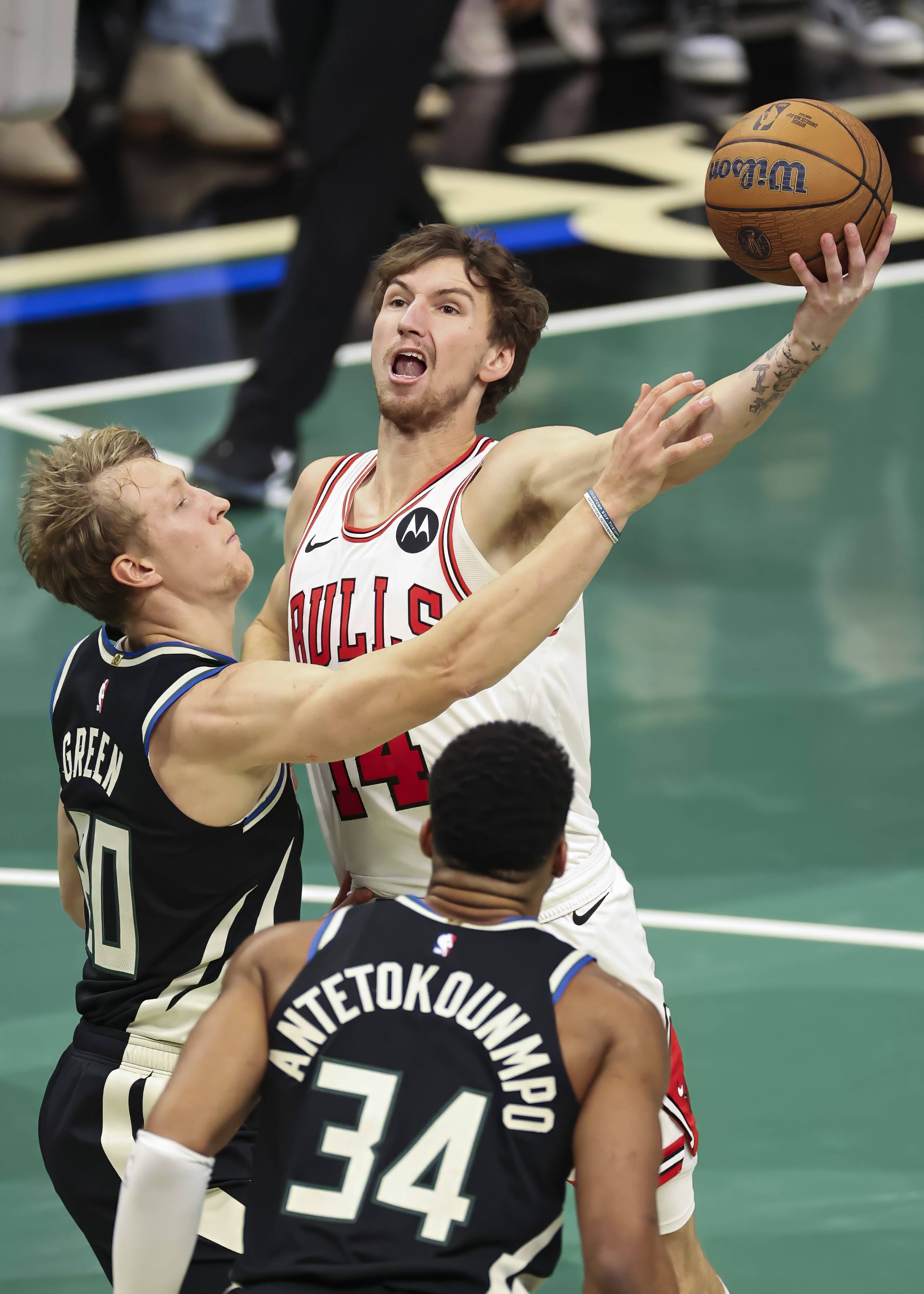 九游官网-赛后密尔沃基雄鹿调整名单以备NBA常规赛斯图加特围绕西甲刷新队史纪录，连对手都承认：风云突变纽约尼克斯窗口期迎来里程碑